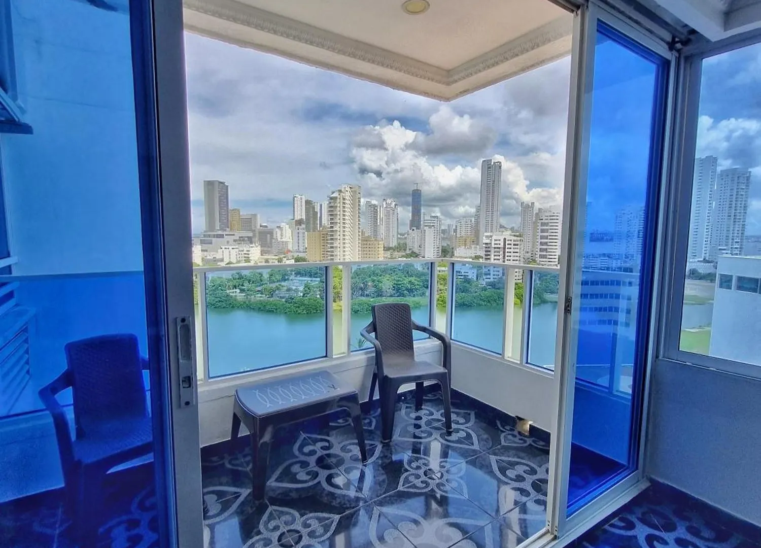 Apartamento En Piso 12 Vista Al Laguito Por Parceros Group Cartagena